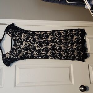 Wilfred  Black Lace over a tan lining   size xs Dress